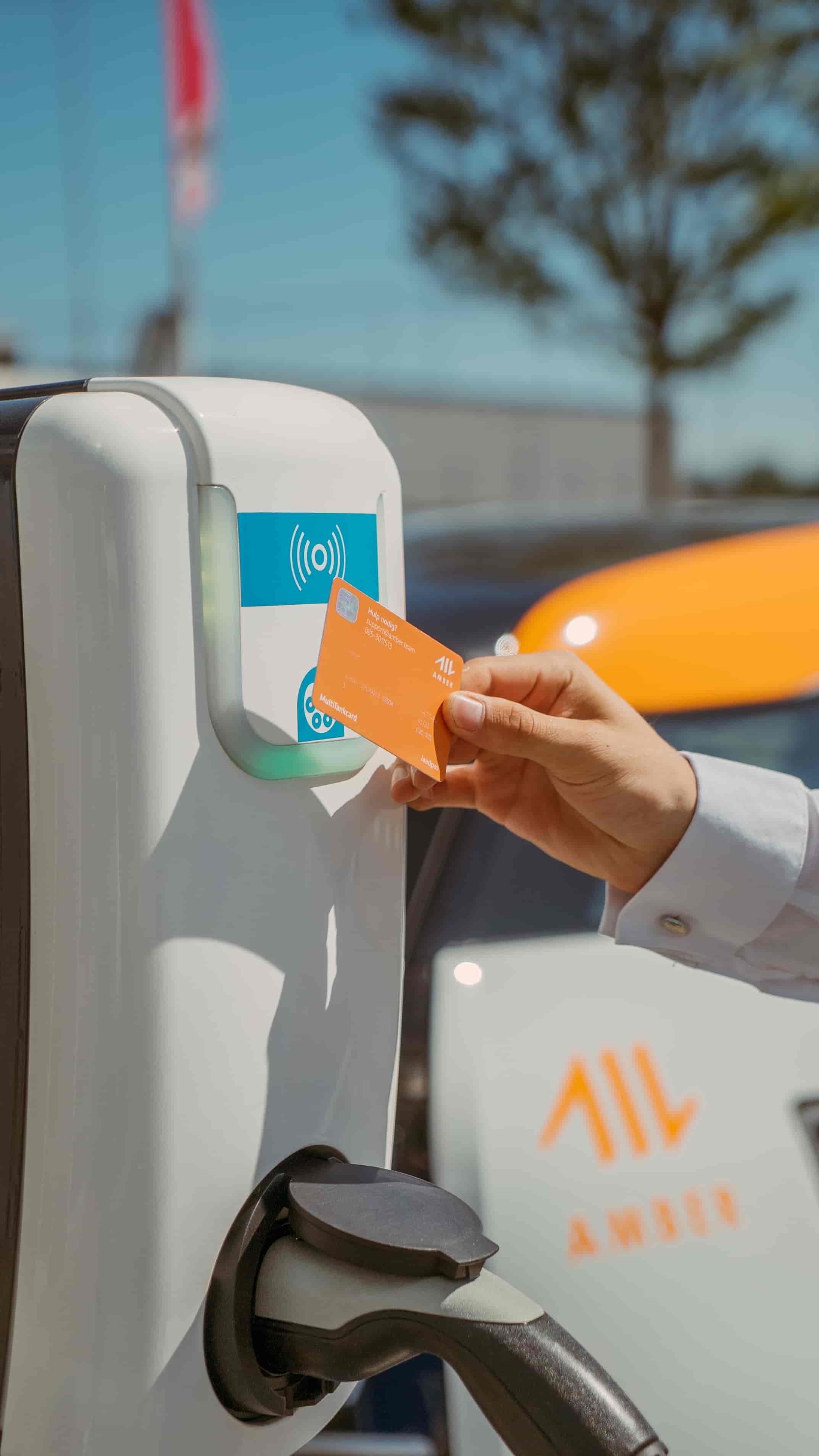 Quanto costa fare il pieno di un auto elettrica in Italia?