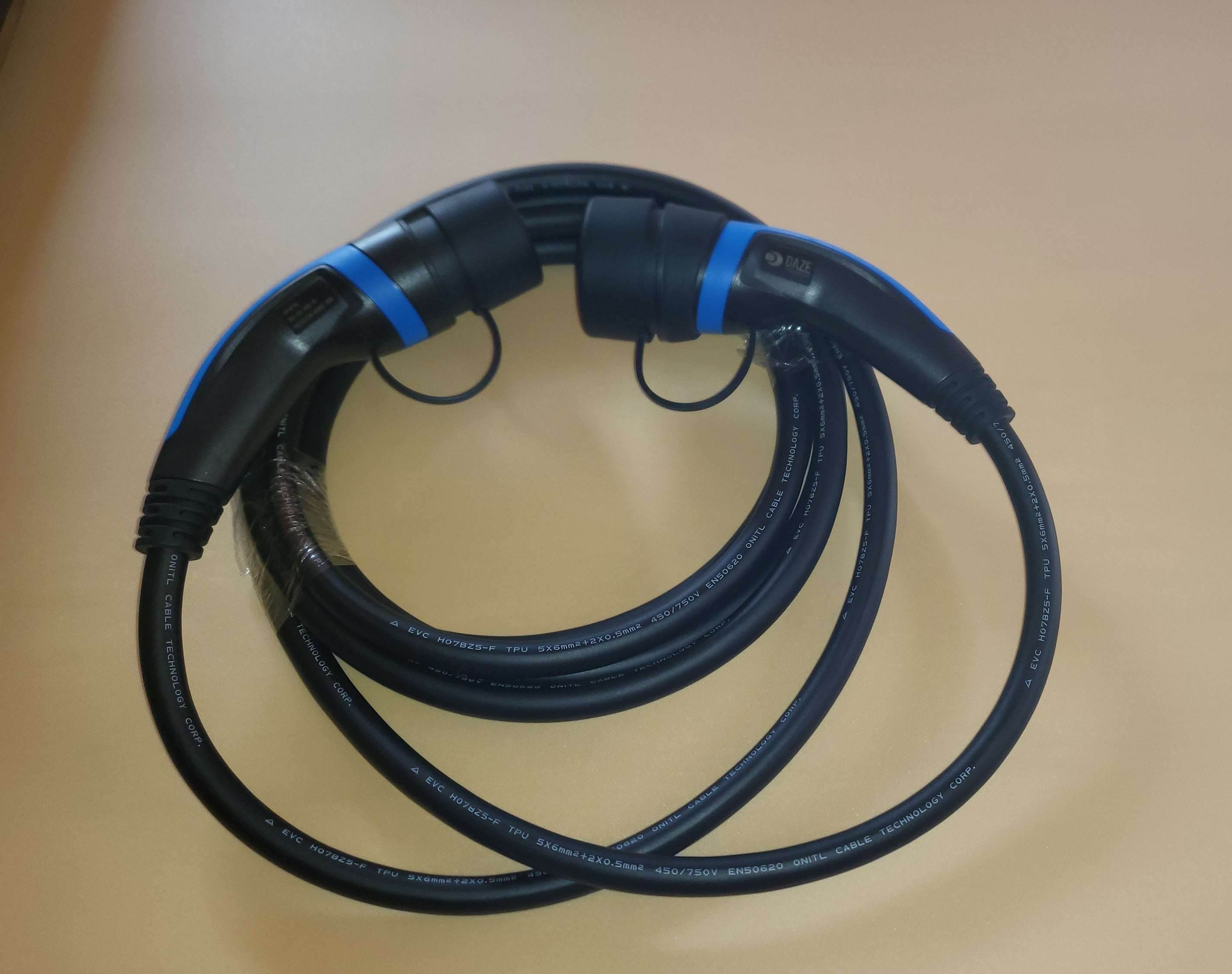 Cavi di ricarica Auto Elettrica   - Tipo 2 TRIFASE - Colore Blu - Lunghezza cavo: 5 metri